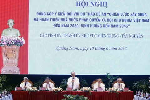 Chủ tịch nước Nguyễn Xuân Phúc chủ trì hội nghị. (Ảnh: Thống Nhất/TTXVN)