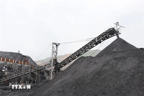 Dây chuyền sàng tuyển than tại Công ty than Khánh Hòa. (Ảnh: Hoàng Nguyên/TTXVN)