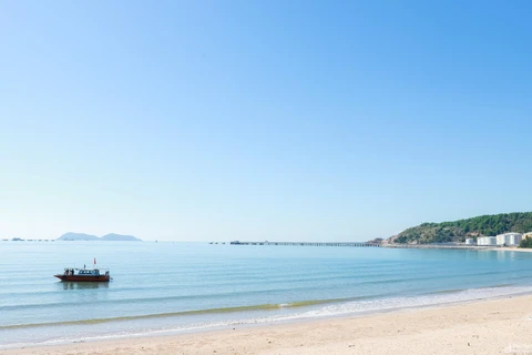 Bãi biển thuộc xã Nghi Thiết, huyện Nghi Lộc - nơi sẽ xây dựng Cảng nước sâu Cửa Lò. (Nguồn: baonghean.vn)