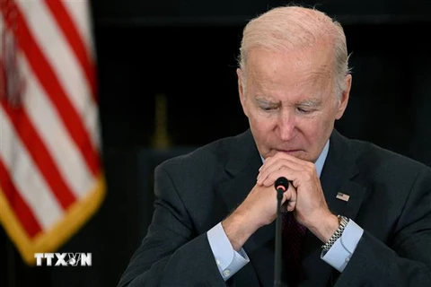 Tổng thống Mỹ Joe Biden chủ trì một cuộc họp tại Nhà Trắng ở Washington DC. (Ảnh: AFP/TTXVN)