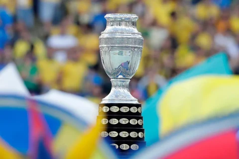 Chiếc cúp vô địch Copa America. (Nguồn: Reuters)
