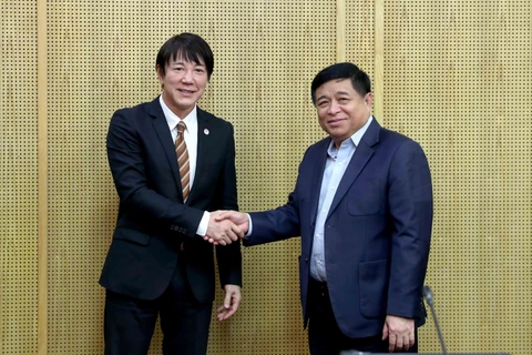 Bộ trưởng Nguyễn Chí Dũng và Trưởng đại diện JETRO Hà Nội Nakajima Takeo. (Nguồn: Cổng thông tin điện tử Bộ Kế hoạch và Đầu tư)