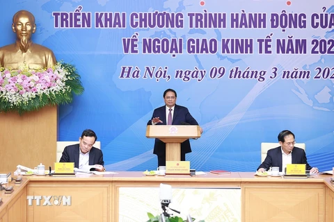 Thủ tướng Phạm Minh Chính chủ trì Hội nghị trực tuyến Triển khai Chương trình Hành động của Chính phủ về thực hiện Chỉ thị số 15-CT/TW ngày 10/8/2022 của Ban Bí thư về công tác Ngoại giao Kinh tế phục vụ phát triển đất nước đến năm 2030. (Ảnh: Dương Giang