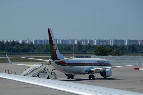 Chuyên cơ của Tổng thống Lukashenko, máy bay Boeing 737 EX-001PA. (Nguồn: russianplanes.net)