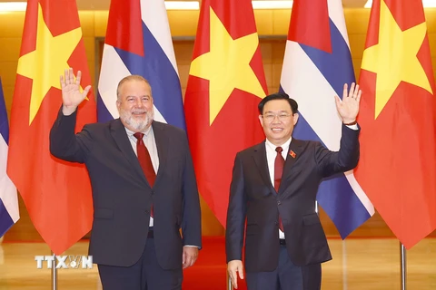 Chủ tịch Quốc hội Vương Đình Huệ tiếp Thủ tướng Cộng hòa Cuba Manuel Marrero Cruz thăm hữu nghị chính thức Việt Nam. (Ảnh: Doãn Tấn/TTXVN)