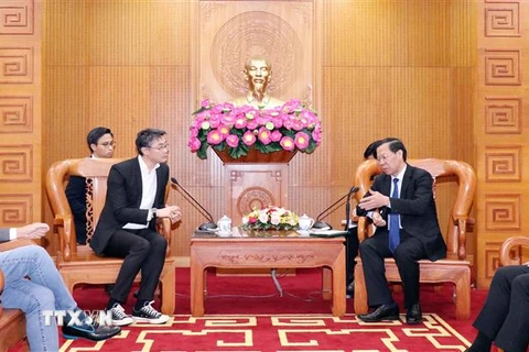Ông Phan Văn Mãi, Chủ tịch UBND Thành phố Hồ Chí Minh, tiếp ông Philipp Roesler, Lãnh sự danh dự Việt Nam tại Thụy Sĩ, nguyên Phó Thủ tướng Đức. (Ảnh: Xuân Khu/TTXVN)