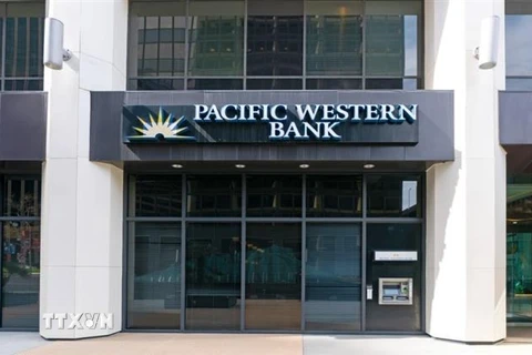 Trụ sở Ngân hàng PacWest Bancorp tại Los Angeles, Mỹ. (Ảnh: GC/TTXVN)