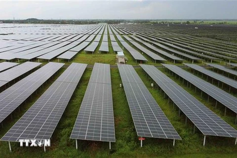 Nhà máy điện mặt trời Sao Mai-An Giang mỗi năm hoà vào lưới điện Quốc gia khoảng 400 triệu kWh. (Ảnh: Vũ Sinh/TTXVN)