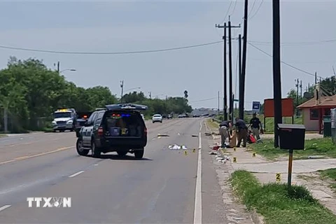 Hiện trường vụ lao xe vào đám đông tại Brownsville, Texas, Mỹ. (Ảnh: AFP/TTXVN)