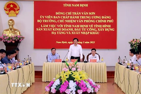 Bộ trưởng, Chủ nhiệm Văn phòng Chính phủ Trần Văn Sơn phát biểu tại buổi làm việc với lãnh đạo chủ chốt tỉnh Nam Định. (Ảnh: Văn Đạt/TTXVN)