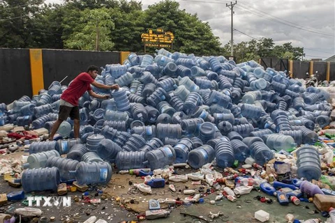 Bãi rác thải nhựa tại Palu, Trung Sulawesi, Indonesia. (Ảnh: THX/TTXVN)