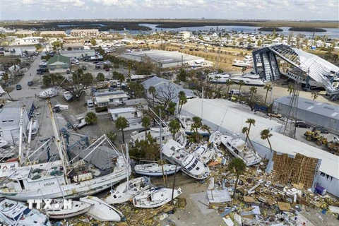 Cảnh tàn phá sau bão Ian tại Fort Myers, Florida, Mỹ, ngày 4/10/2022. (Ảnh: THX/TTXVN)