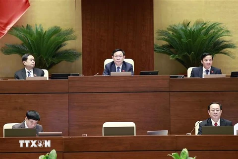 Chủ tịch Quốc hội Vương Đình Huệ điều hành phiên chất vấn. (Ảnh: Doãn Tấn/TTXVN)