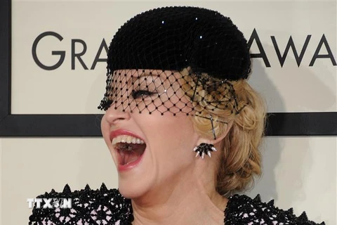 Ca sỹ Madonna tham dự một sự kiện âm nhạc tại Los Angeles, Mỹ, ngày 8/2/2015. (Ảnh: AFP/TTXVN)