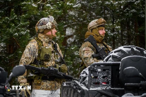 Binh sỹ tham gia cuộc tập trận của NATO tại Adazi, Latvia. (Ảnh: AFP/TTXVN)