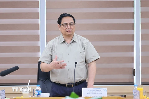 Thủ tướng Phạm Minh Chính phát biểu tại buổi làm việc với Ban lãnh đạo Samsung Việt Nam. (Ảnh: Dương Giang/TTXVN