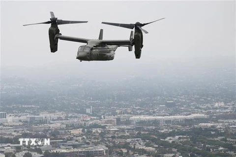 Máy bay Osprey của Mỹ bay qua Los Angeles, bang California, ngày 14/10/2022. (Ảnh: AFP/TTXVN)