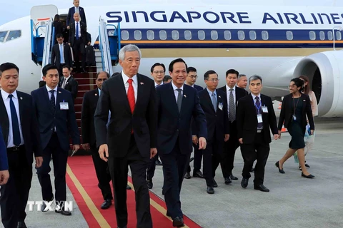 Lễ đón Thủ tướng nước Cộng hòa Singapore Lý Hiển Long tại Sân bay Quốc tế Nội Bài. (Ảnh: An Đăng/TTXVN)