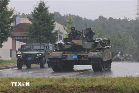 Xe quân sự tham gia cuộc tập trận chung Mỹ-Hàn Quốc Lá chắn tự do Ulchi, tại Paju. (Ảnh: Yonhap/TTXVN)