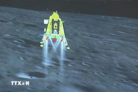 Tàu Vikram hạ cánh thành công xuống cực Nam của Mặt Trăng. (Ảnh: AFP/TTXVN)