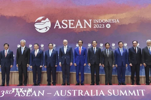 Thủ tướng Phạm Minh Chính và các Trưởng đoàn dự Hội nghị Cấp cao ASEAN-Australia lần thứ 3 chụp ảnh chung. (Ảnh: Dương Giang/TTXVN)