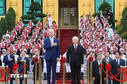 Tổng Bí thư Nguyễn Phú Trọng đón Tổng thống Hoa Kỳ Joe Biden thăm cấp Nhà nước tới Việt Nam. (Ảnh: Trí Dũng/TTXVN)