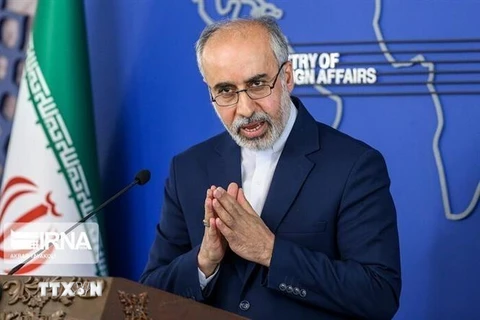 Người phát ngôn Bộ Ngoại giao Iran Nasser Kanaani tại cuộc họp báo ở Tehran. (Ảnh: IRNA/TTXVN)