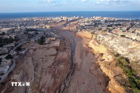 Cảnh tàn phá sau thảm họa lũ lụt tại Derna, Libya. (Ảnh: THX/TTXVN)