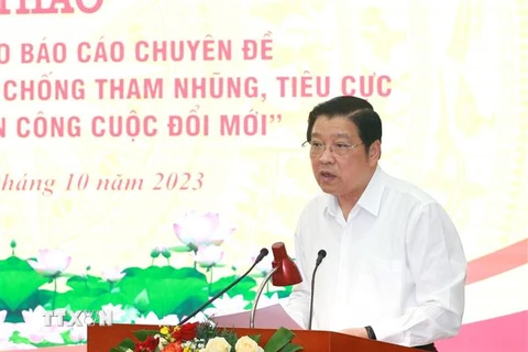 Đồng chí Phan Đình Trạc, Ủy viên Bộ Chính trị, Bí thư Trung ương Đảng, Trưởng Ban Nội chính Trung ương, phát biểu tại hội thảo. (Ảnh: Phương Hoa/TTXVN)