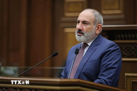 Thủ tướng Armenia Nikol Pashinyan phát biểu tại một phiên họp Quốc hội ở Yerevan. (Ảnh: AFP/TTXVN) 