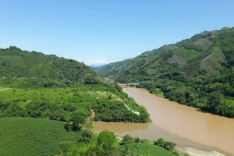 Lũng Pô - Nơi con sông Hồng chảy vào đất Việt. (Nguồn: Cổng thông tin điện tử tỉnh Lào Cai) 