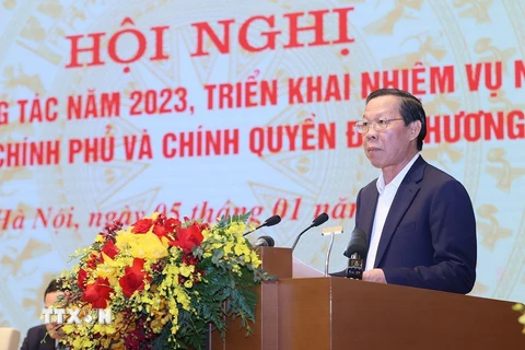 Chủ tịch UBND Thành phố Hồ Chí Minh Phan Văn Mãi trình bày tham luận. (Ảnh: Dương Giang/TTXVN)