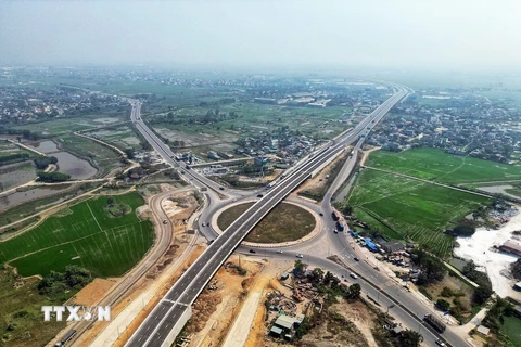 Cao tốc Bắc-Nam đoạn Mai Sơn-Quốc Lộ 45 có tổng chiều dài hơn 63,37km, đi qua địa phận hai tỉnh Ninh Bình và Thanh Hóa. (Ảnh: Tuấn Anh/TTXVN)
