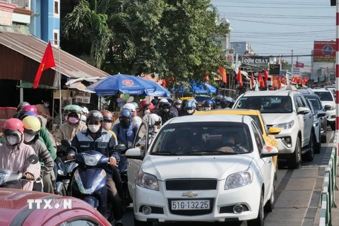 Cửa ngõ ra vào Thành phố Hồ Chí Minh nhộn nhịp người dân sau kỳ nghỉ Tết