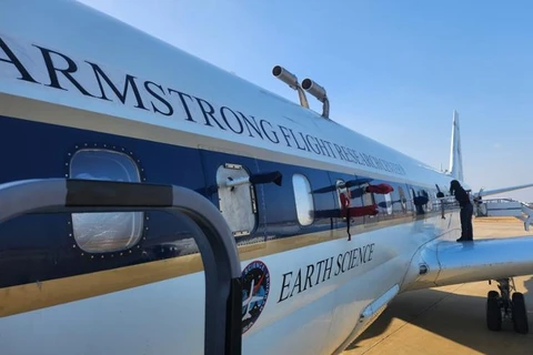 Thiết bị bay DC-8 của NASA thu thập các mẫu không khí ở tầng khí quyển thấp. (Nguồn: Yonhap)