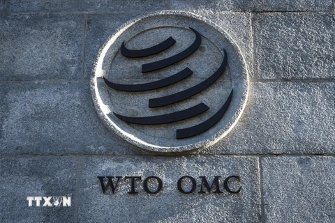 Biểu tượng của Tổ chức Thương mại thế giới (WTO) tại trụ sở ở Geneva, Thuỵ Sĩ. (Ảnh: AFP/TTXVN)