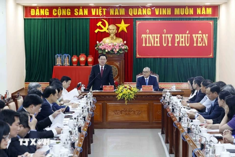 Chủ tịch Quốc hội Vương Đình Huệ phát biểu chỉ đạo buổi làm việc. (Ảnh: Nhan Sáng/TTXVN)