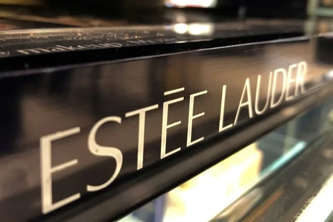 Một quầy mỹ phẩm Estee Lauder ở Los Angeles, Mỹ. (Nguồn: Yahoo)