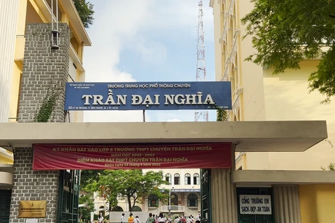 Trường Trung học Phổ thông chuyên Trần Đại Nghĩa.