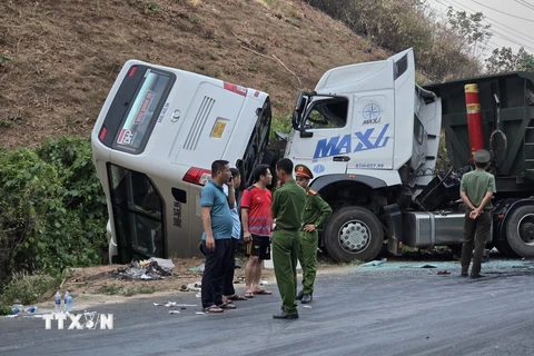 Hiện trường vụ tai nạn xảy ra tại thôn Đăk Puih, xã Đăk Tờ Re, huyện Kon Rẫy, tỉnh Kon Tum. (Ảnh: Khoa Chương/TTXVN)