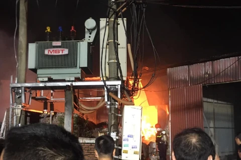 Bắc Ninh: Cháy xưởng giấy ở làng nghề Phong Khê, chưa rõ thiệt hại về người