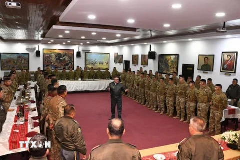 Tướng Juan Jose Zuniga (giữa) phát biểu tại La Paz, Bolivia. (Ảnh: Asia One/ TTXVN)