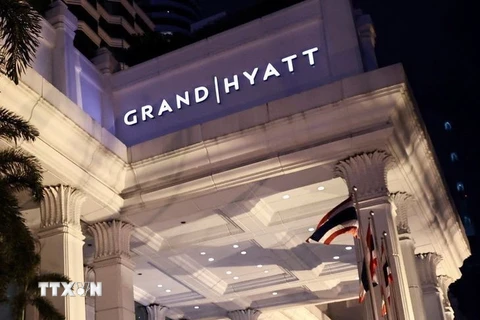 Khách sạn Grand Hyatt Erawan, nơi phát hiện 6 người thiệt mạng, tại Bangkok, Thái Lan. (Ảnh: Reuters/ TTXVN)