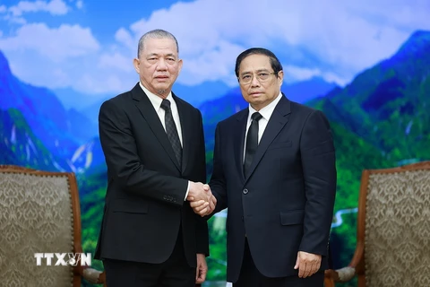Thủ tướng Phạm Minh Chính tiếp Phó Thủ tướng Malaysia Fadillah Yusof. (Ảnh: Dương Giang/TTXVN)