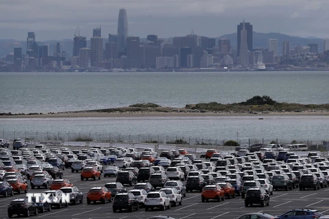 Ôtô mới tại kho bãi gần cảng Richmond, California, Mỹ. (Ảnh: AFP/ TTXVN)