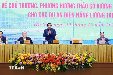 Thủ tướng Phạm Minh Chính dự hội nghị tháo gỡ khó khăn cho các dự án năng lượng tái tạo. (Ảnh: Dương Giang/TTXVN)