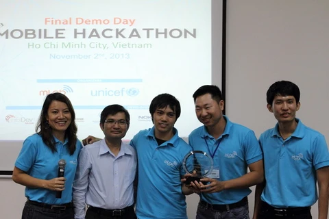 Chung kết UNICEF Mobile Hackathon 2013 ở VN
