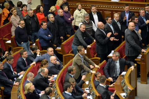 Chính phủ Ukraine vượt qua cuộc bỏ phiếu bất tín nhiệm