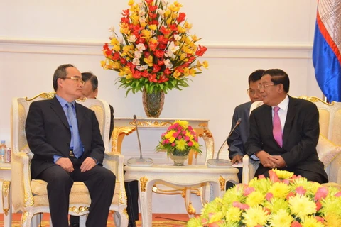 Thủ tướng Hun Sen tiếp Chủ tịch Mặt trận Tổ quốc Việt Nam
