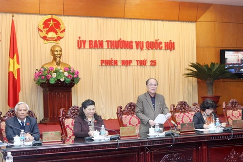 Chủ tịch Quốc hội Nguyễn Sinh Hùng chủ trì và phát biểu khai mạc Phiên họp thứ 25 của Ủy ban Thường vụ Quốc hội khóa XIII. (Ảnh: Nhan Sáng/TTXVN)